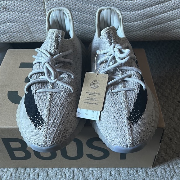 Yeezy boost 350 V2 - Picture 2 of 2
